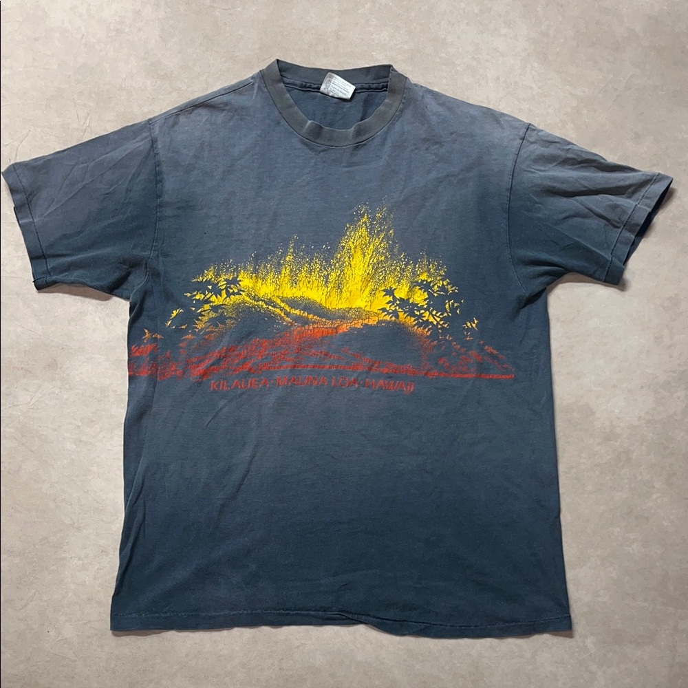 Vintage Kilauea Mauna Loa Hawaii Volcanic Graphic Single Stitch Fader T-Shirt